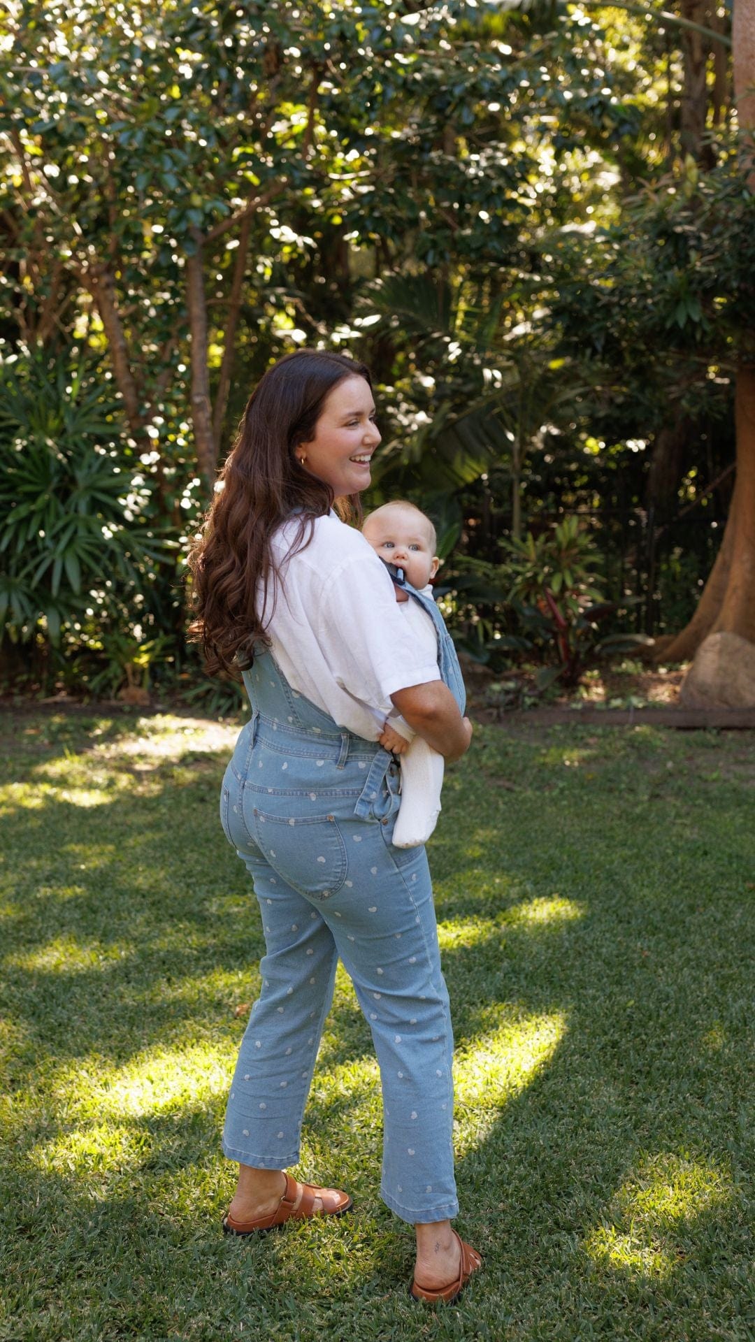 the valentina - the mumsie baby wearing overalls maternity baby carrier pregnancy