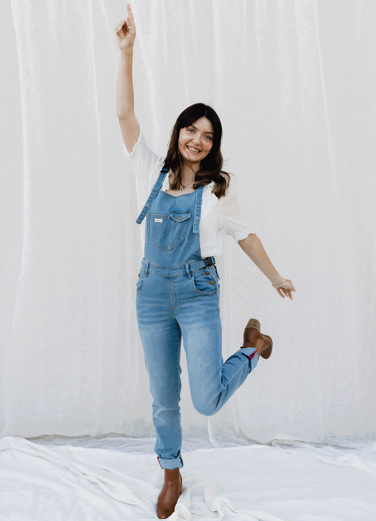 the classic - the mumsie baby wearing overalls maternity baby carrier pregnancy
