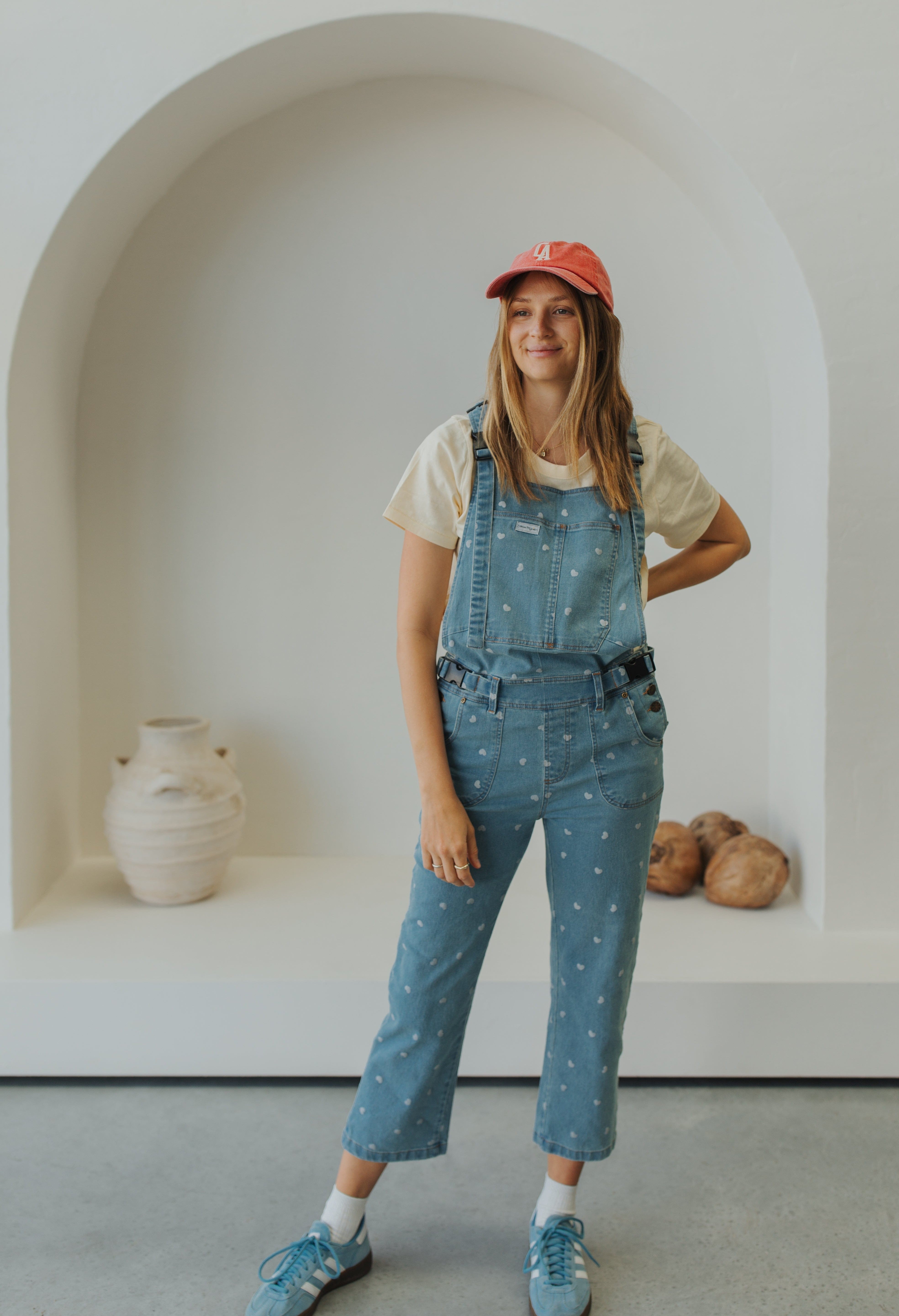 the valentina - the mumsie baby wearing overalls maternity baby carrier pregnancy