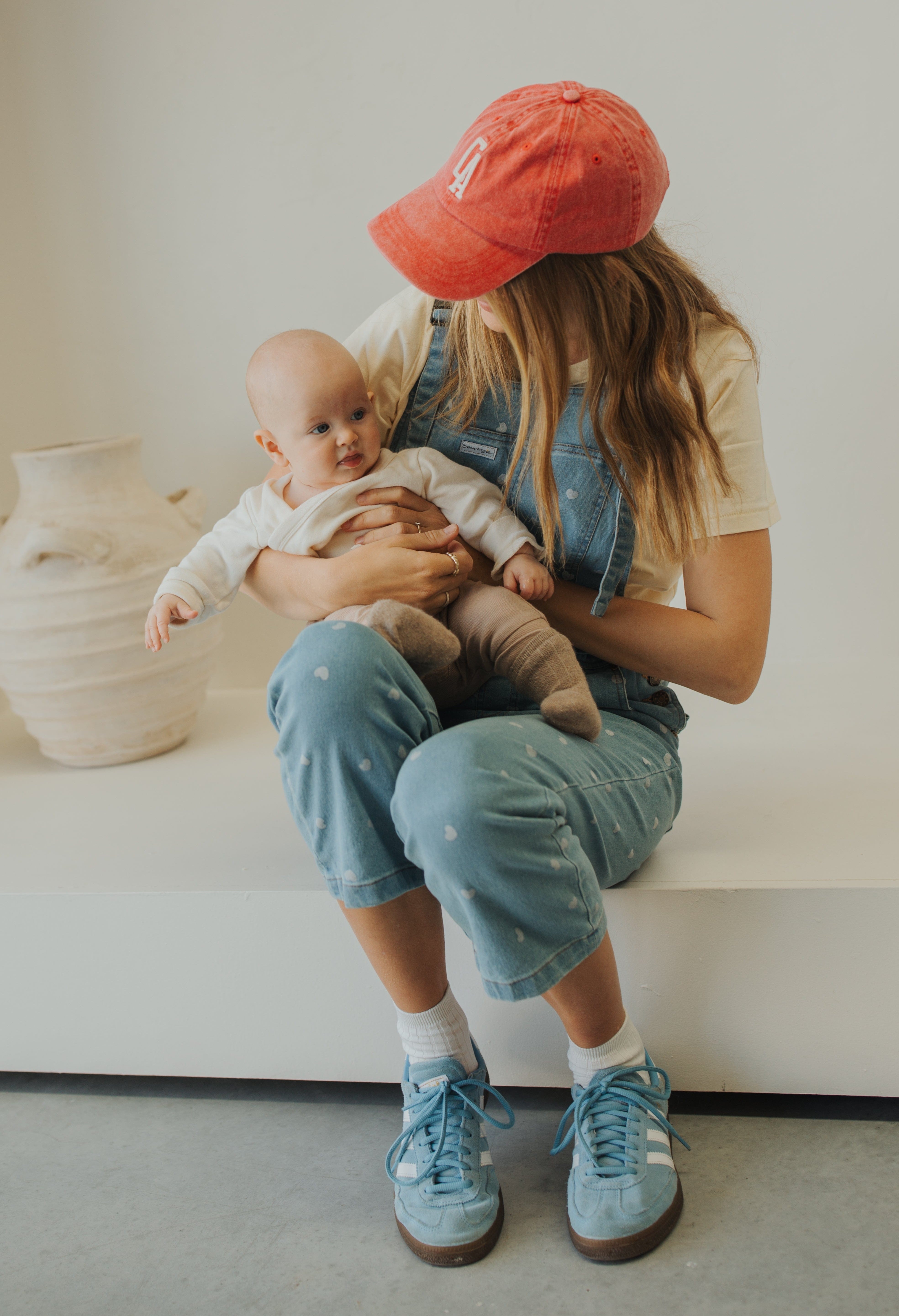 the valentina - the mumsie baby wearing overalls maternity baby carrier pregnancy