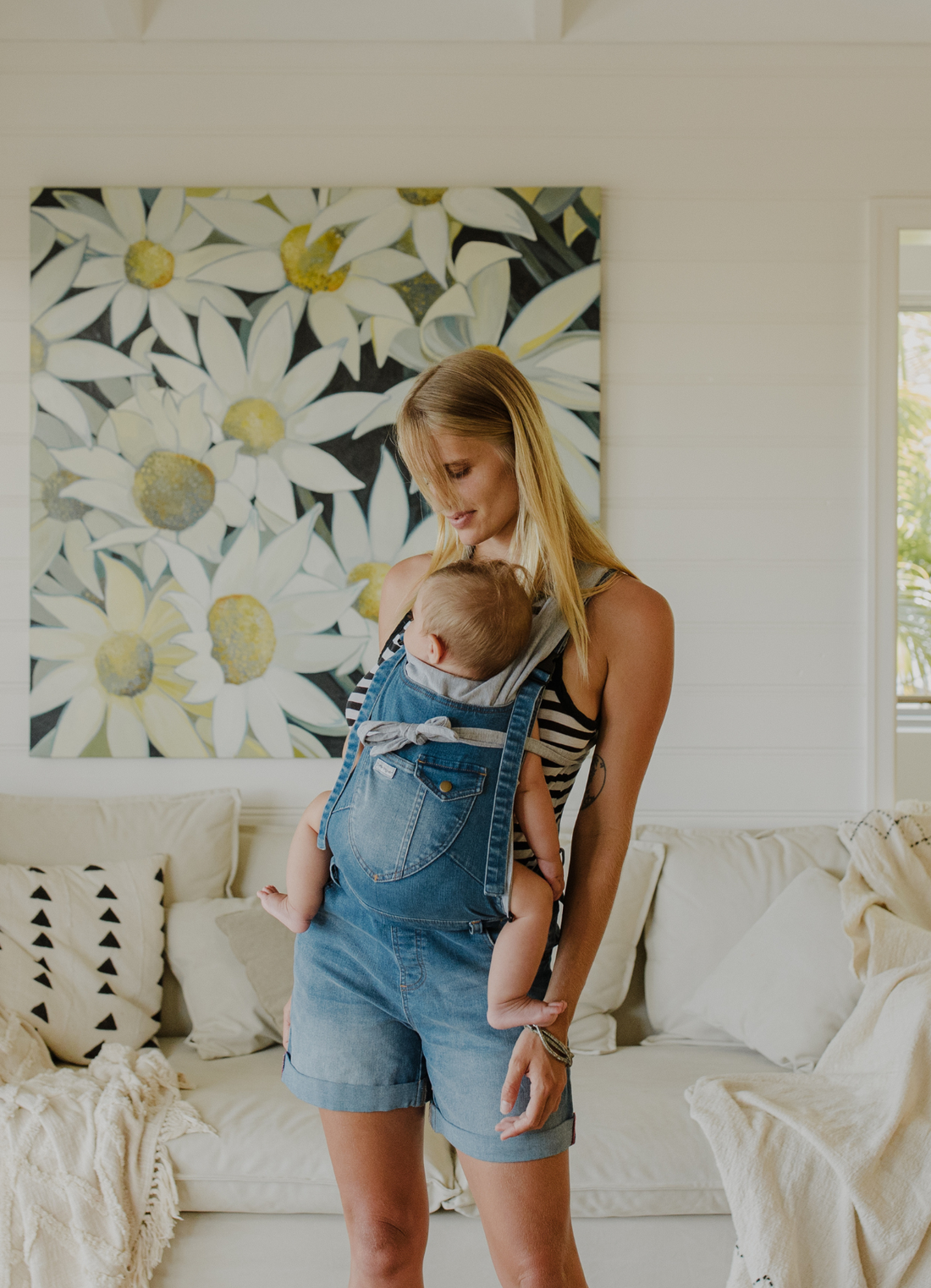 10 REASONS TO LOVE BABYWEARING!