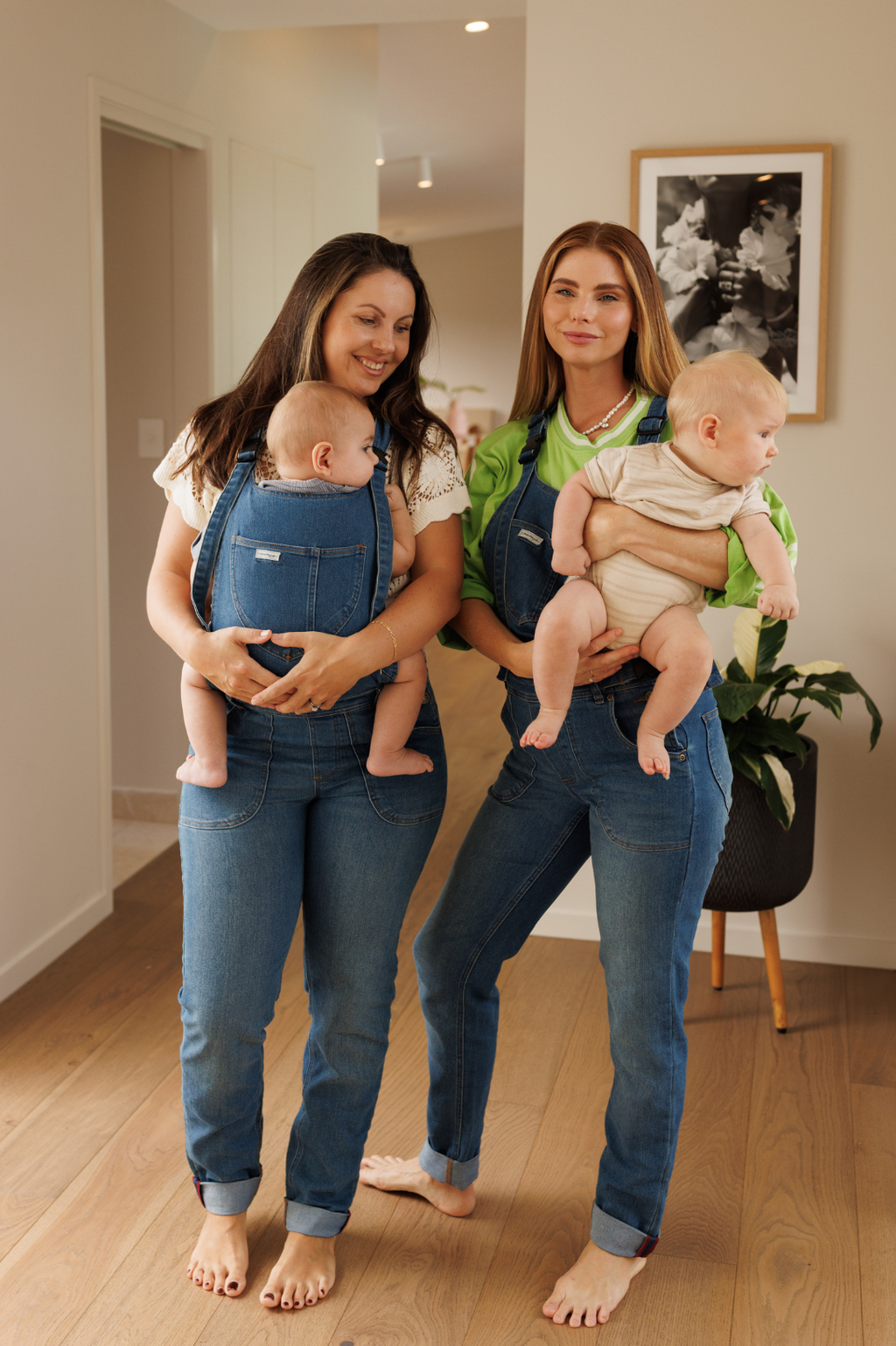 the poppy - the mumsie baby wearing overalls maternity baby carrier pregnancy