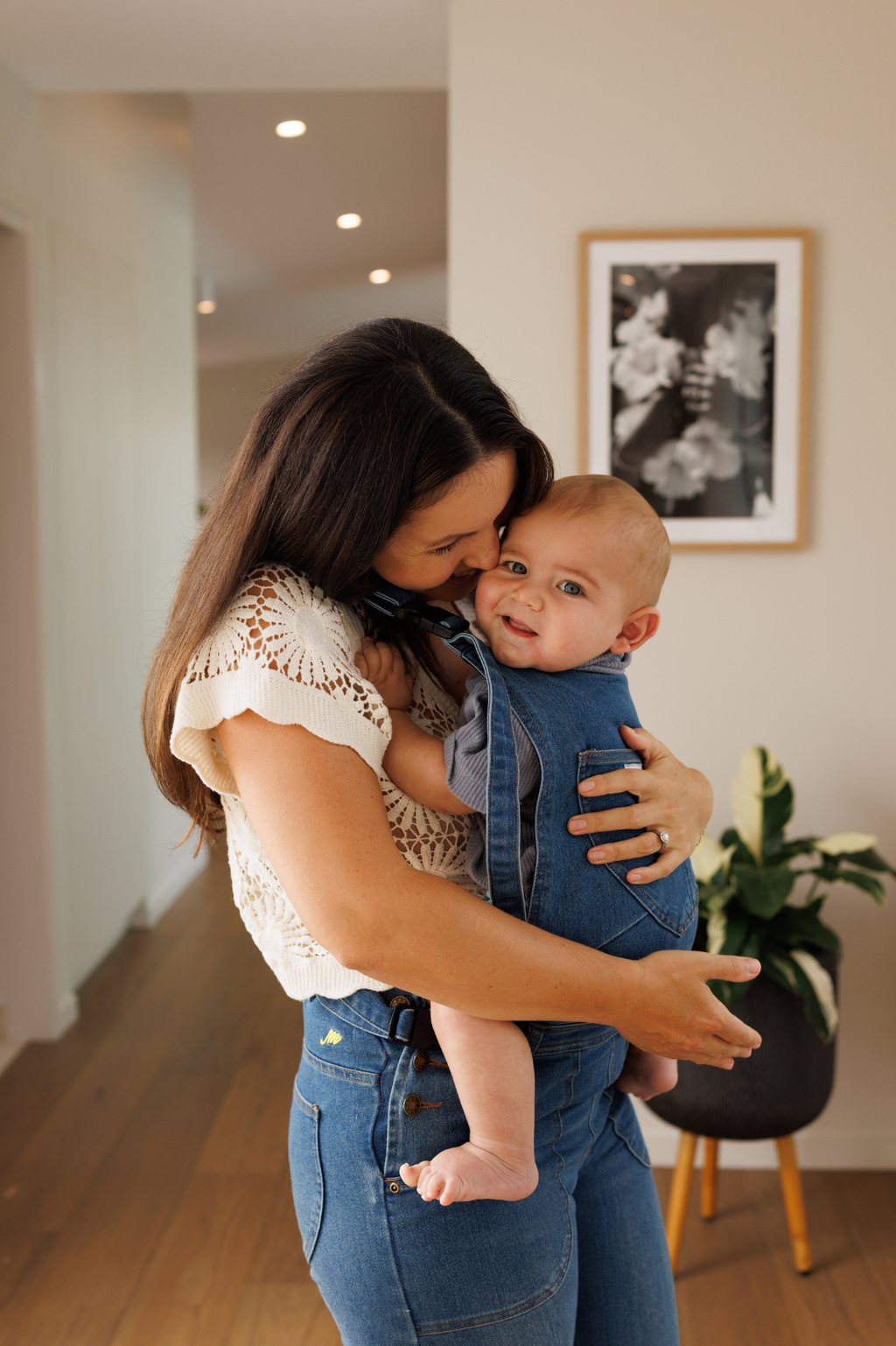 the poppy - the mumsie baby wearing overalls maternity baby carrier pregnancy