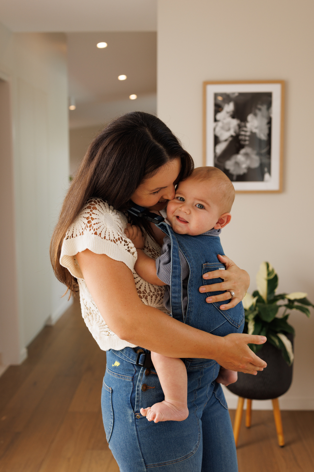 the poppy - the mumsie baby wearing overalls maternity baby carrier pregnancy